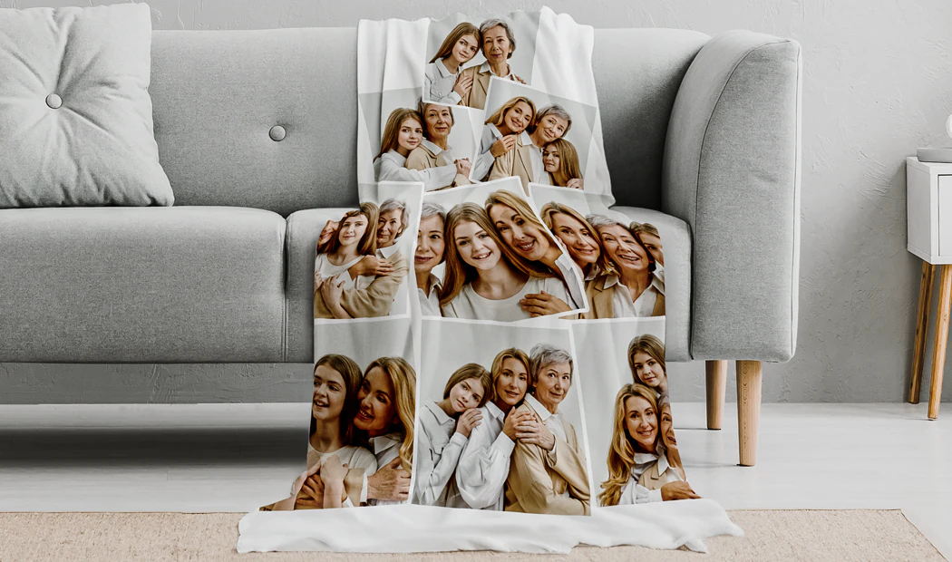 Coperta Fotografica Tocco di Vison di Printerpix|Coperte Fotografiche|Grande coperta fotografica su letto matrimoniale con foto di ragazza|Immagine della coperta fotografica con confronto delle dimensioni|Immagine collage in bianco e nero della coperta fotografica